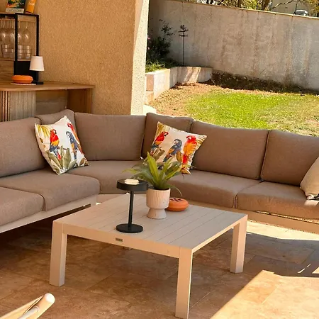 Monze Villa Carcassone