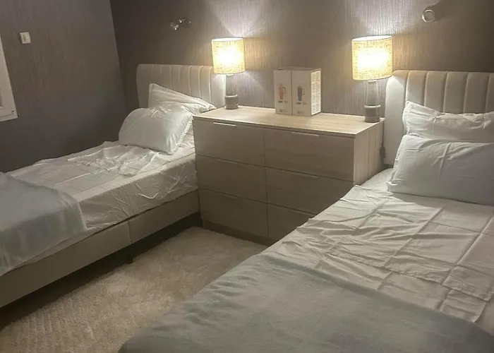 Monze Villa Carcassone